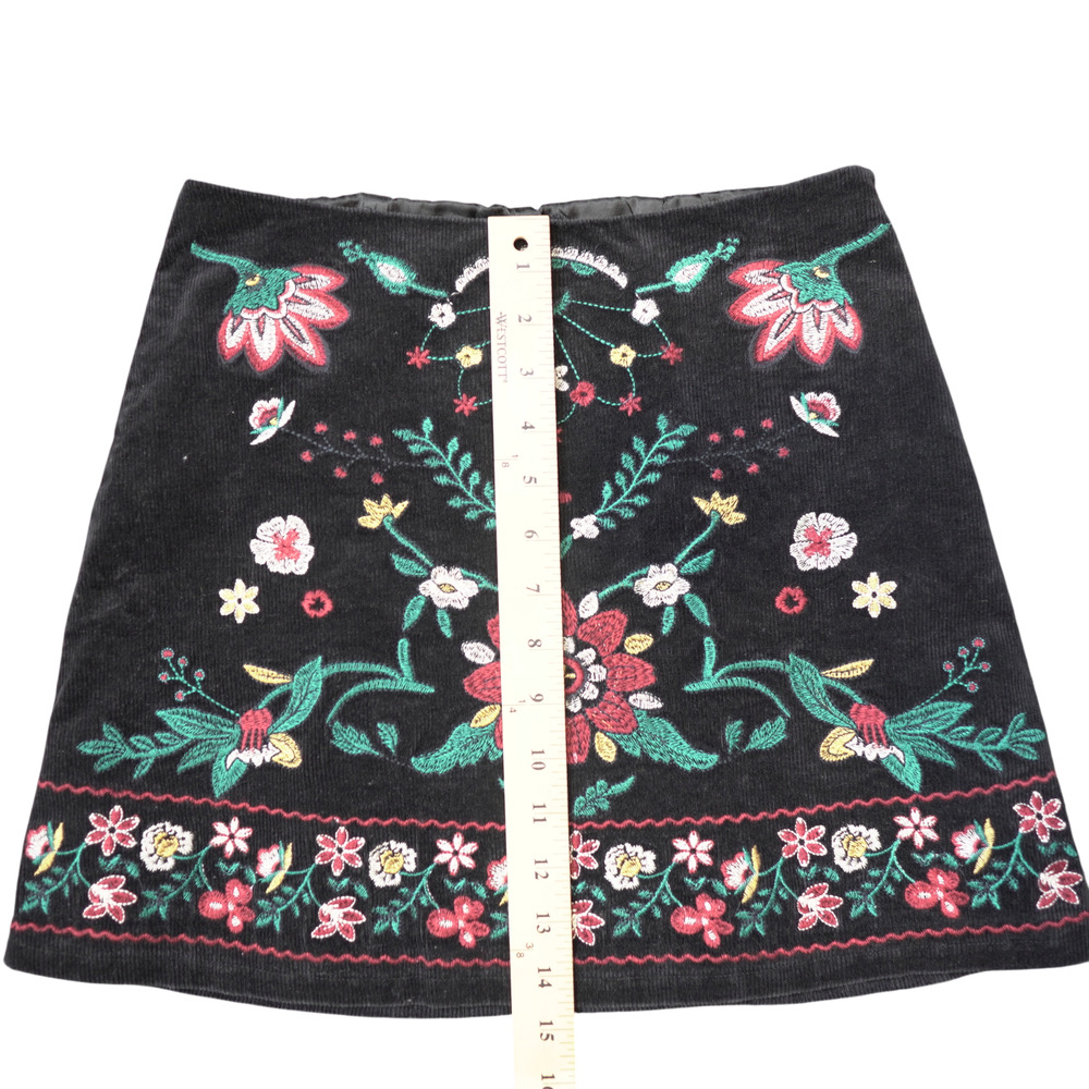 Black Mini Skirt Sz S Embroidered Floral Corduroy Lined Cotton Skater - Picture 8 of 11
